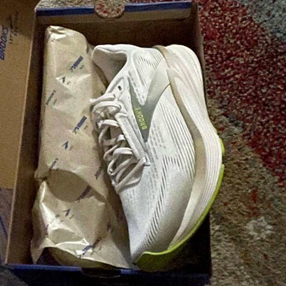 Brooks White Running Sneakers with Lime Accent